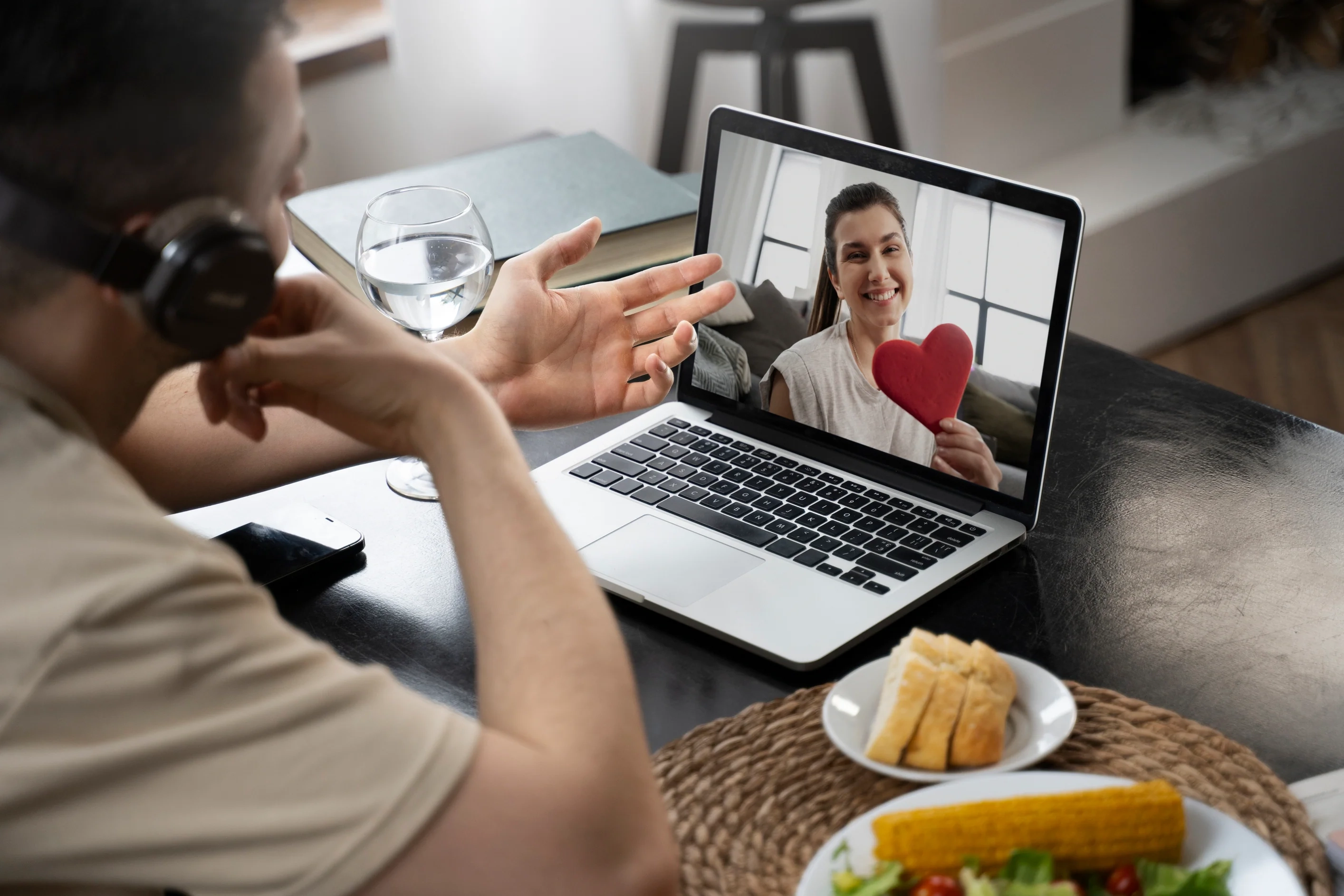 How to Have Virtual Sex: Expert Tips